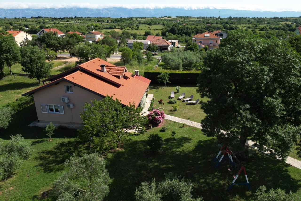 Tinov Dvor Villa *