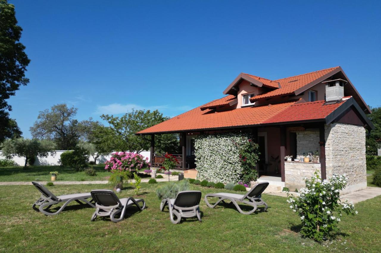 Villa Tinov Dvor *